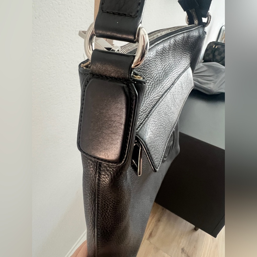 SOLD. Gucci Medium Soho Messenger Bag - Picture 7 of 16